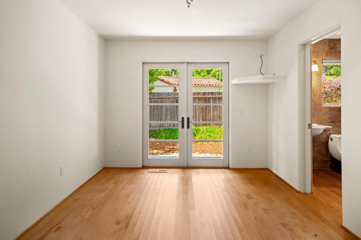 Detail Gallery Image 17 of 27 For 1030 Vaquero Rd, Pebble Beach,  CA 93953 - 4 Beds | 2/1 Baths