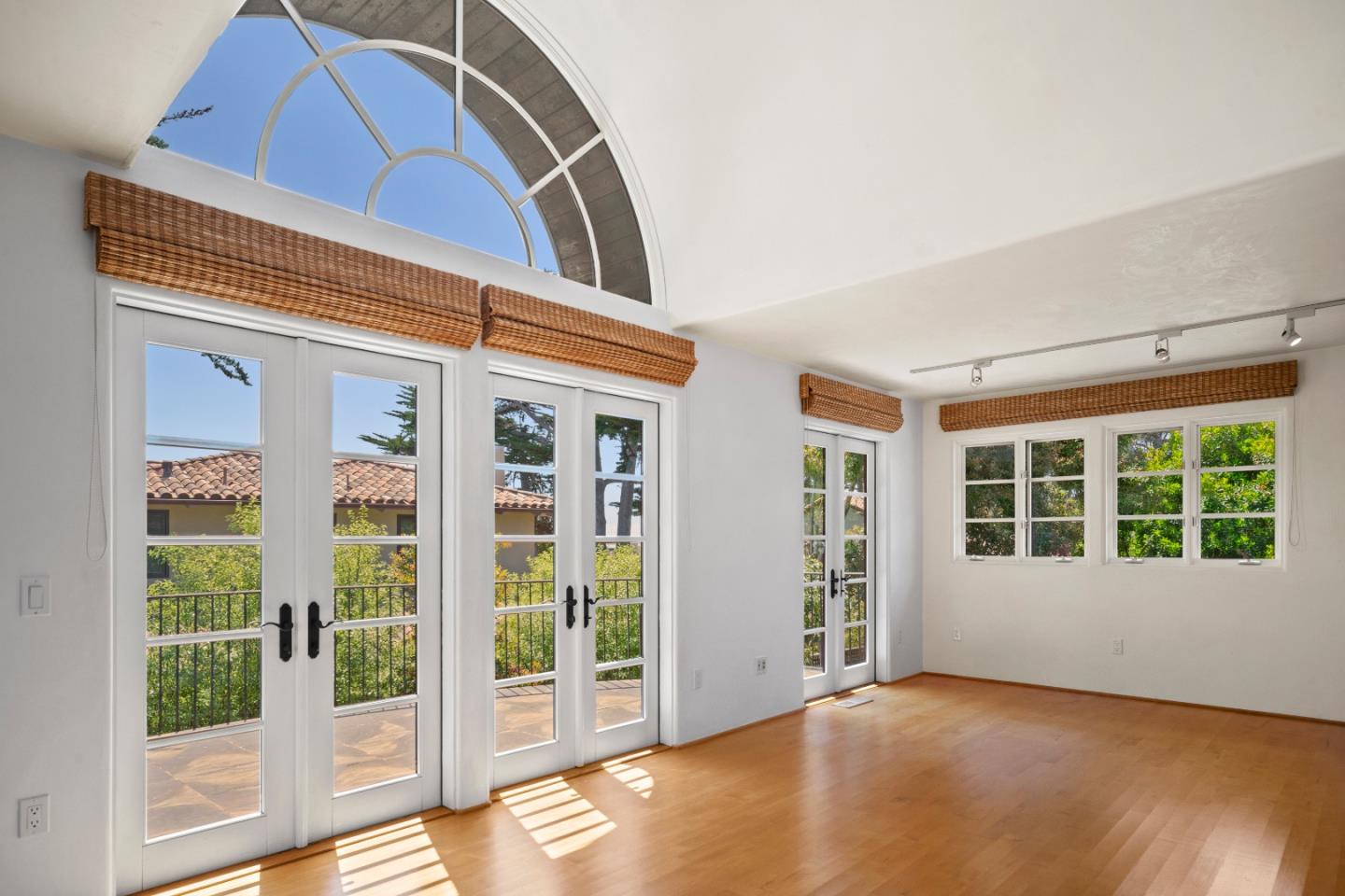 Detail Gallery Image 21 of 27 For 1030 Vaquero Rd, Pebble Beach,  CA 93953 - 4 Beds | 2/1 Baths