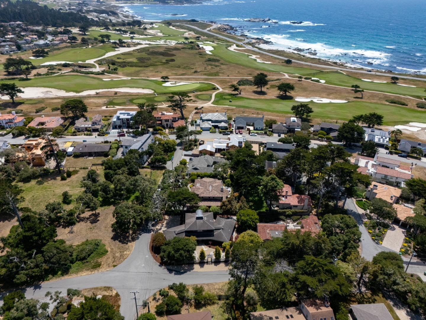 Detail Gallery Image 3 of 27 For 1030 Vaquero Rd, Pebble Beach,  CA 93953 - 4 Beds | 2/1 Baths