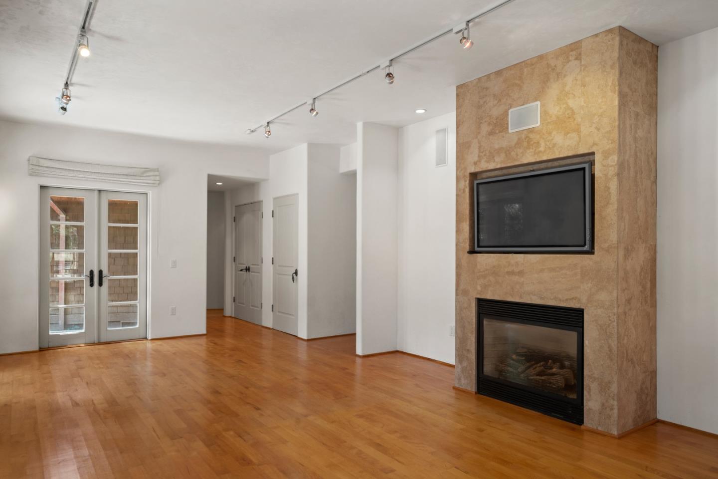 Detail Gallery Image 7 of 27 For 1030 Vaquero Rd, Pebble Beach,  CA 93953 - 4 Beds | 2/1 Baths