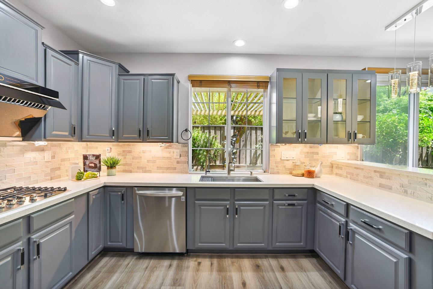 Detail Gallery Image 18 of 52 For 280 Wildhorse Ct, San Jose,  CA 95138 - 5 Beds | 3/1 Baths