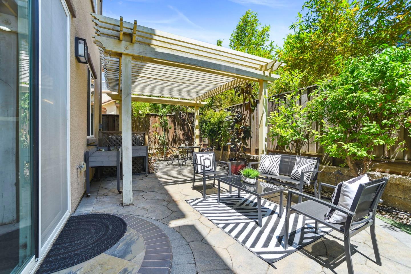 Detail Gallery Image 25 of 52 For 280 Wildhorse Ct, San Jose,  CA 95138 - 5 Beds | 3/1 Baths