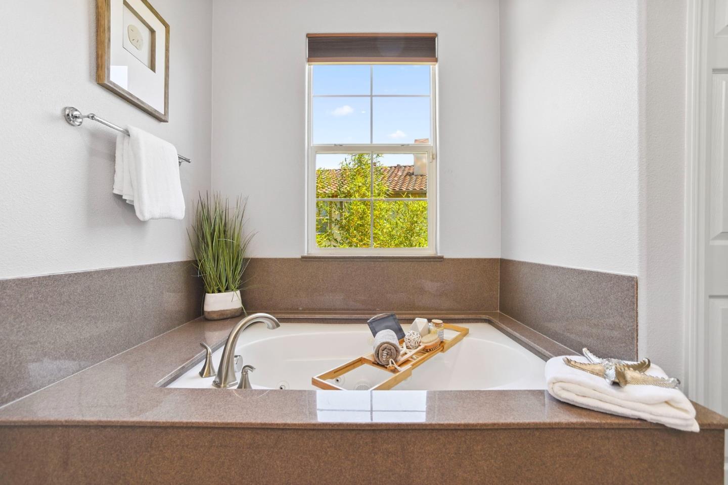Detail Gallery Image 34 of 52 For 280 Wildhorse Ct, San Jose,  CA 95138 - 5 Beds | 3/1 Baths