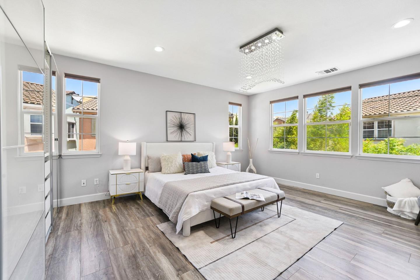Detail Gallery Image 4 of 52 For 280 Wildhorse Ct, San Jose,  CA 95138 - 5 Beds | 3/1 Baths