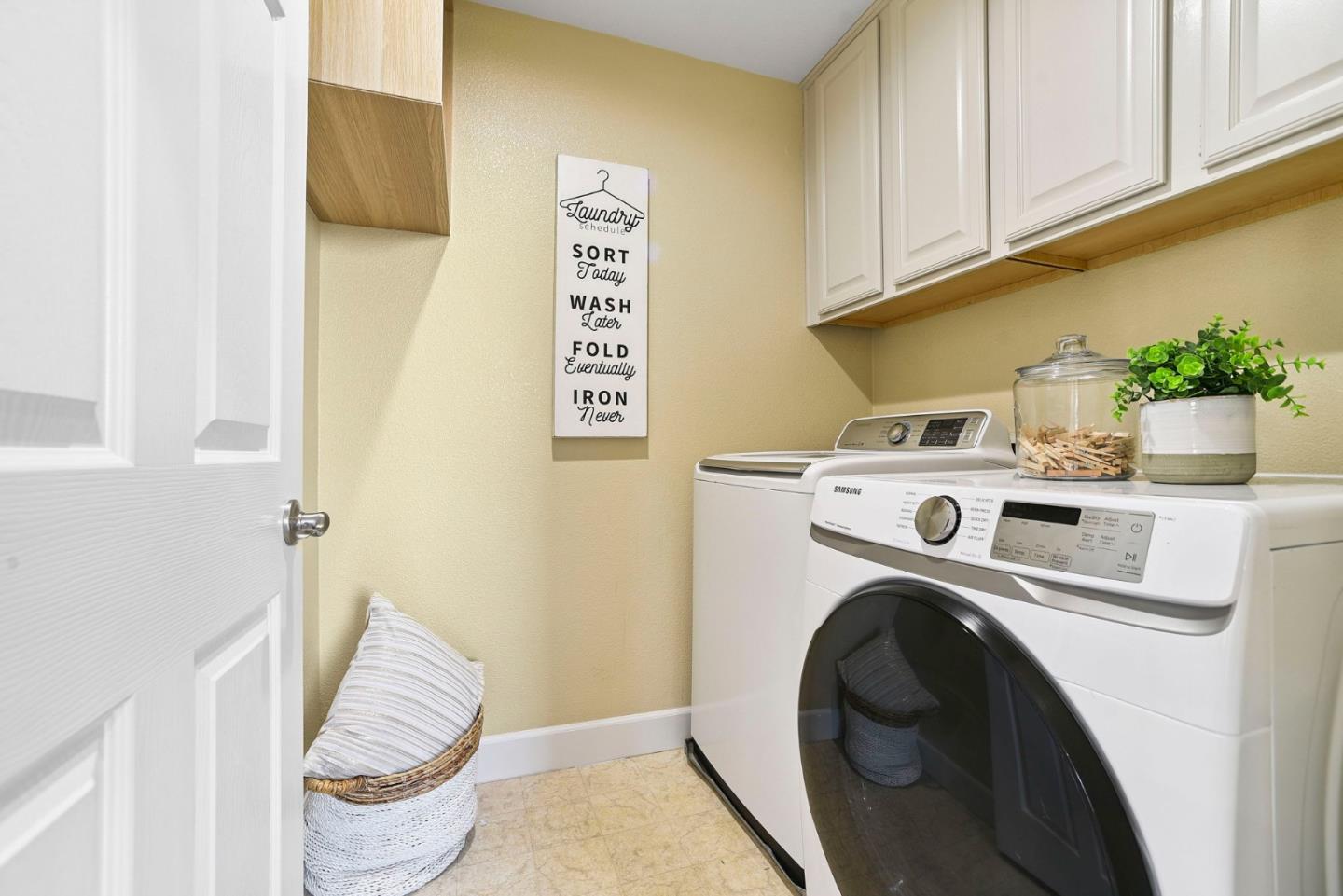 Detail Gallery Image 41 of 52 For 280 Wildhorse Ct, San Jose,  CA 95138 - 5 Beds | 3/1 Baths