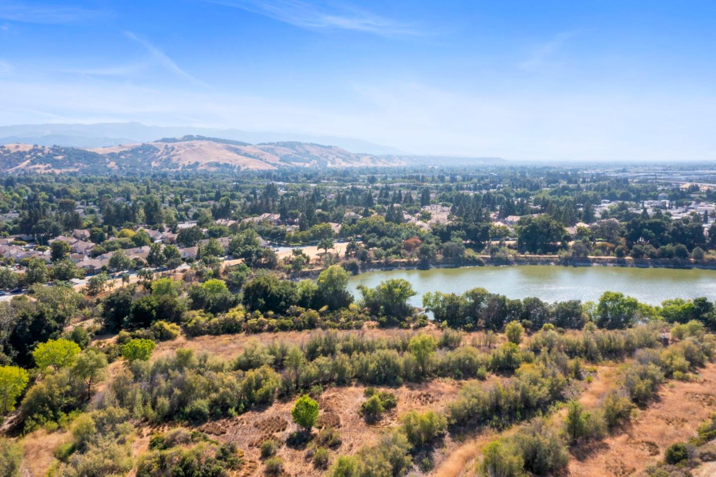 Detail Gallery Image 6 of 52 For 280 Wildhorse Ct, San Jose,  CA 95138 - 5 Beds | 3/1 Baths