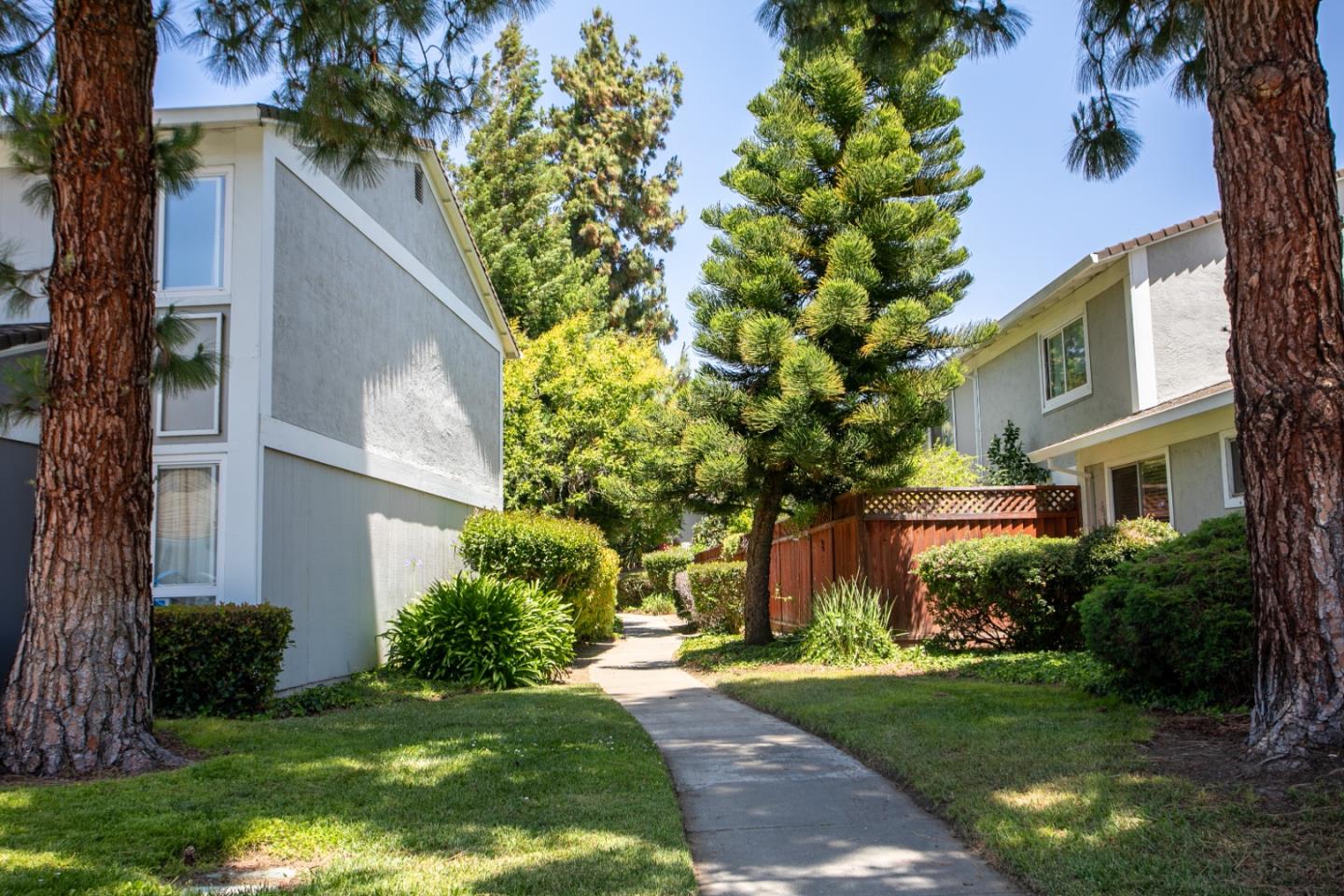 Detail Gallery Image 4 of 35 For 40189 Santa Teresa Cmn, Fremont,  CA 94539 - 2 Beds | 1/1 Baths