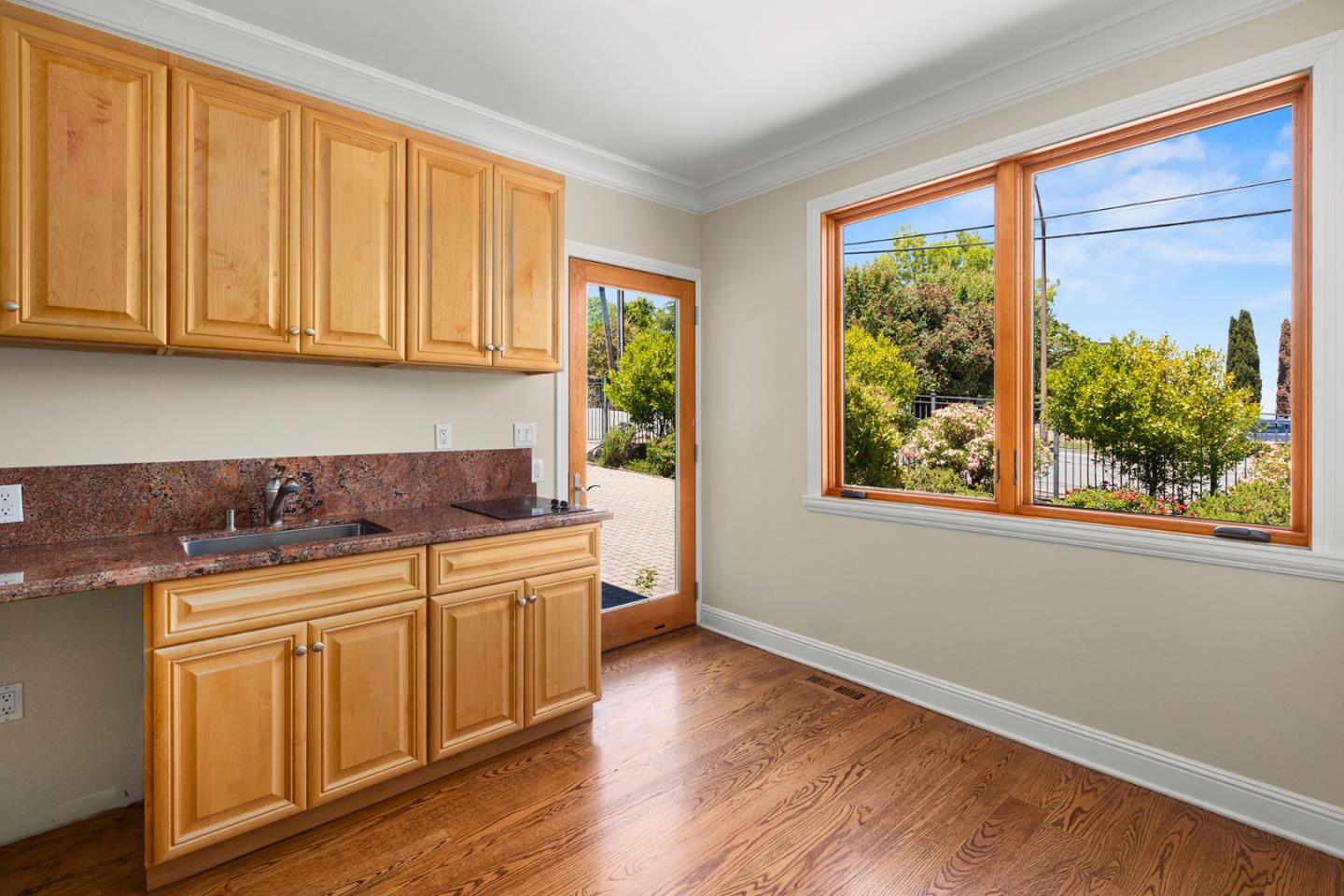Detail Gallery Image 15 of 37 For 436 Summit Dr, Redwood City,  CA 94062 - 5 Beds | 6/1 Baths