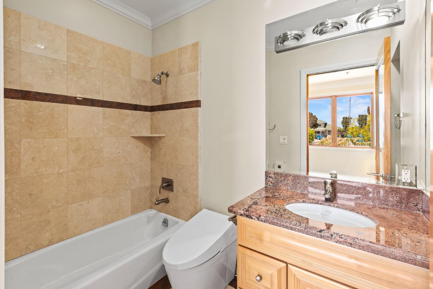 Detail Gallery Image 16 of 37 For 436 Summit Dr, Redwood City,  CA 94062 - 5 Beds | 6/1 Baths