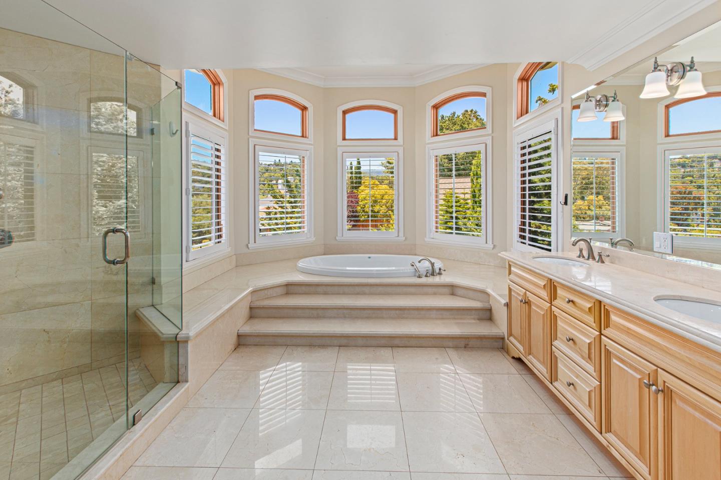 Detail Gallery Image 20 of 37 For 436 Summit Dr, Redwood City,  CA 94062 - 5 Beds | 6/1 Baths