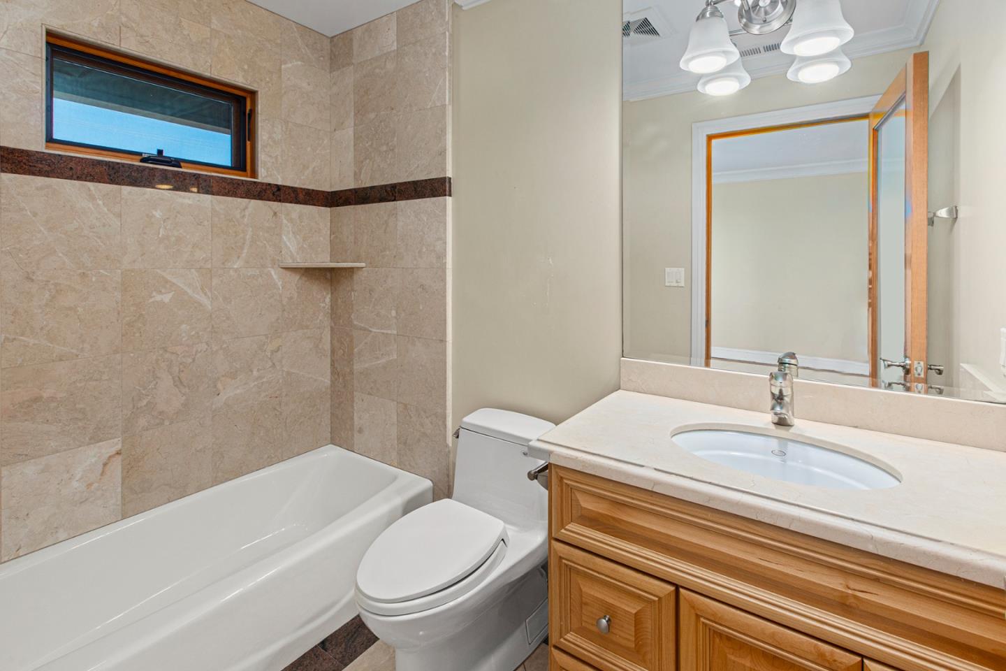 Detail Gallery Image 28 of 37 For 436 Summit Dr, Redwood City,  CA 94062 - 5 Beds | 6/1 Baths