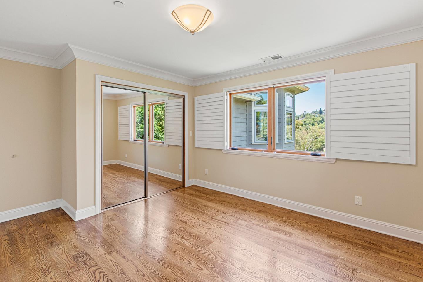 Detail Gallery Image 29 of 37 For 436 Summit Dr, Redwood City,  CA 94062 - 5 Beds | 6/1 Baths