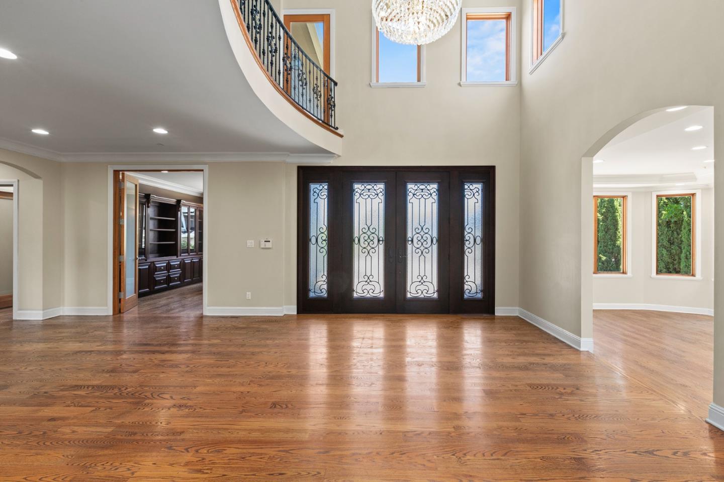 Detail Gallery Image 3 of 37 For 436 Summit Dr, Redwood City,  CA 94062 - 5 Beds | 6/1 Baths