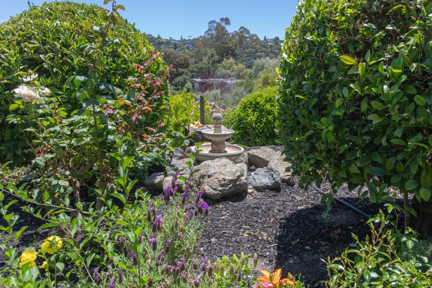 Detail Gallery Image 33 of 37 For 436 Summit Dr, Redwood City,  CA 94062 - 5 Beds | 6/1 Baths