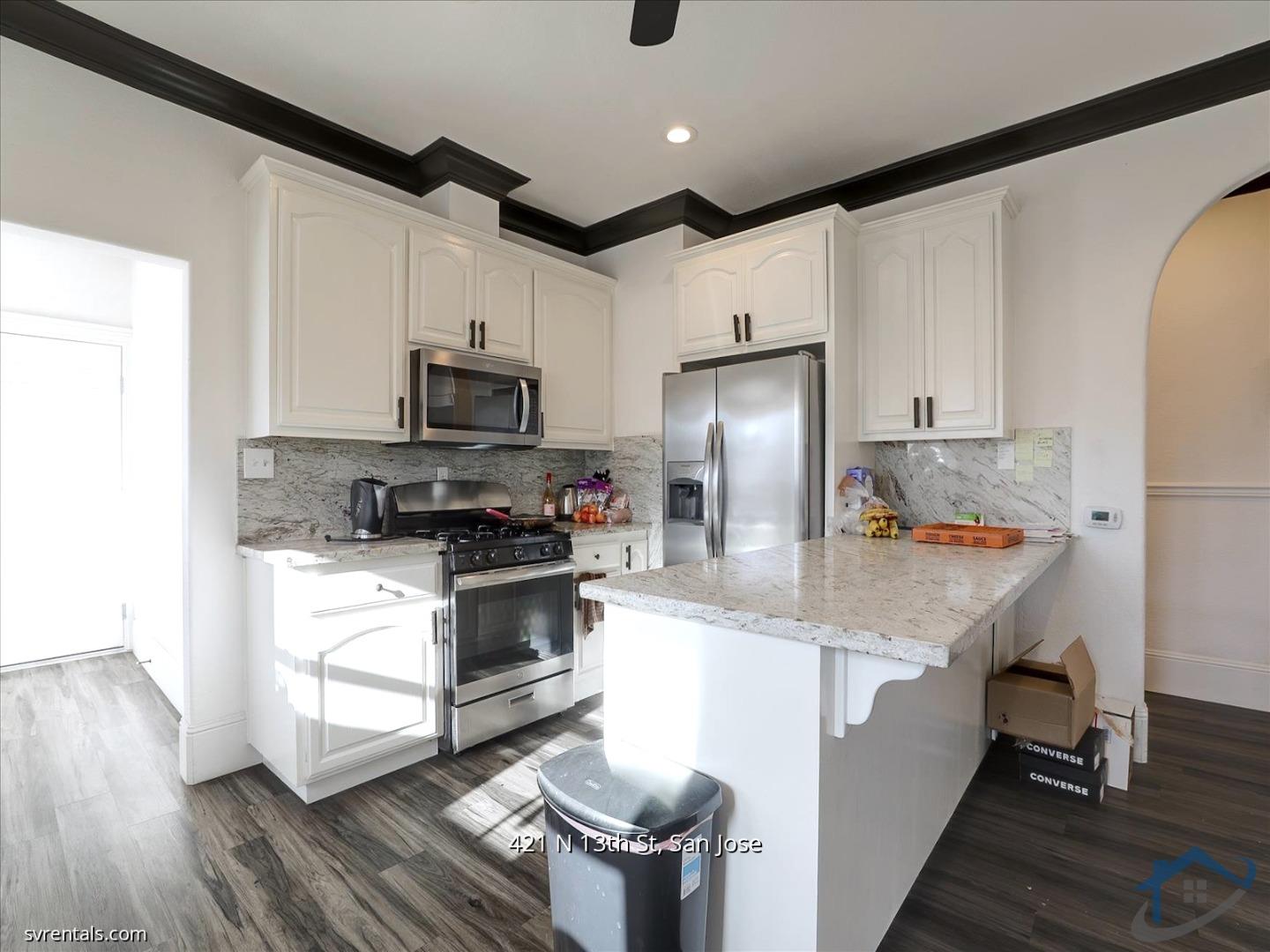 Detail Gallery Image 2 of 19 For 421 N 13th St, San Jose,  CA 95112 - 7 Beds | 6 Baths