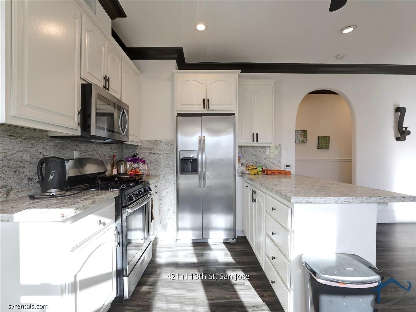 Detail Gallery Image 3 of 19 For 421 N 13th St, San Jose,  CA 95112 - 7 Beds | 6 Baths