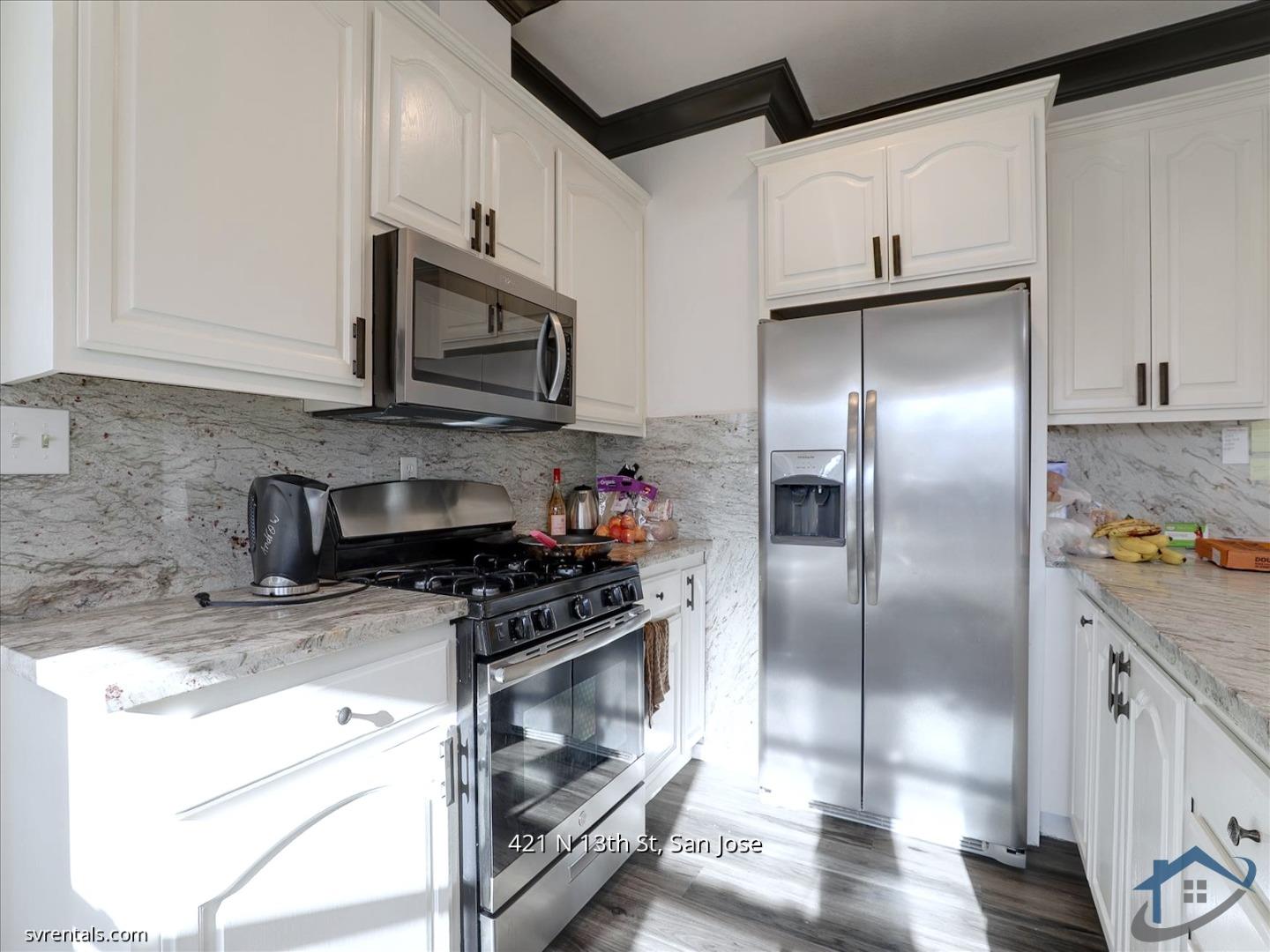 Detail Gallery Image 4 of 19 For 421 N 13th St, San Jose,  CA 95112 - 7 Beds | 6 Baths