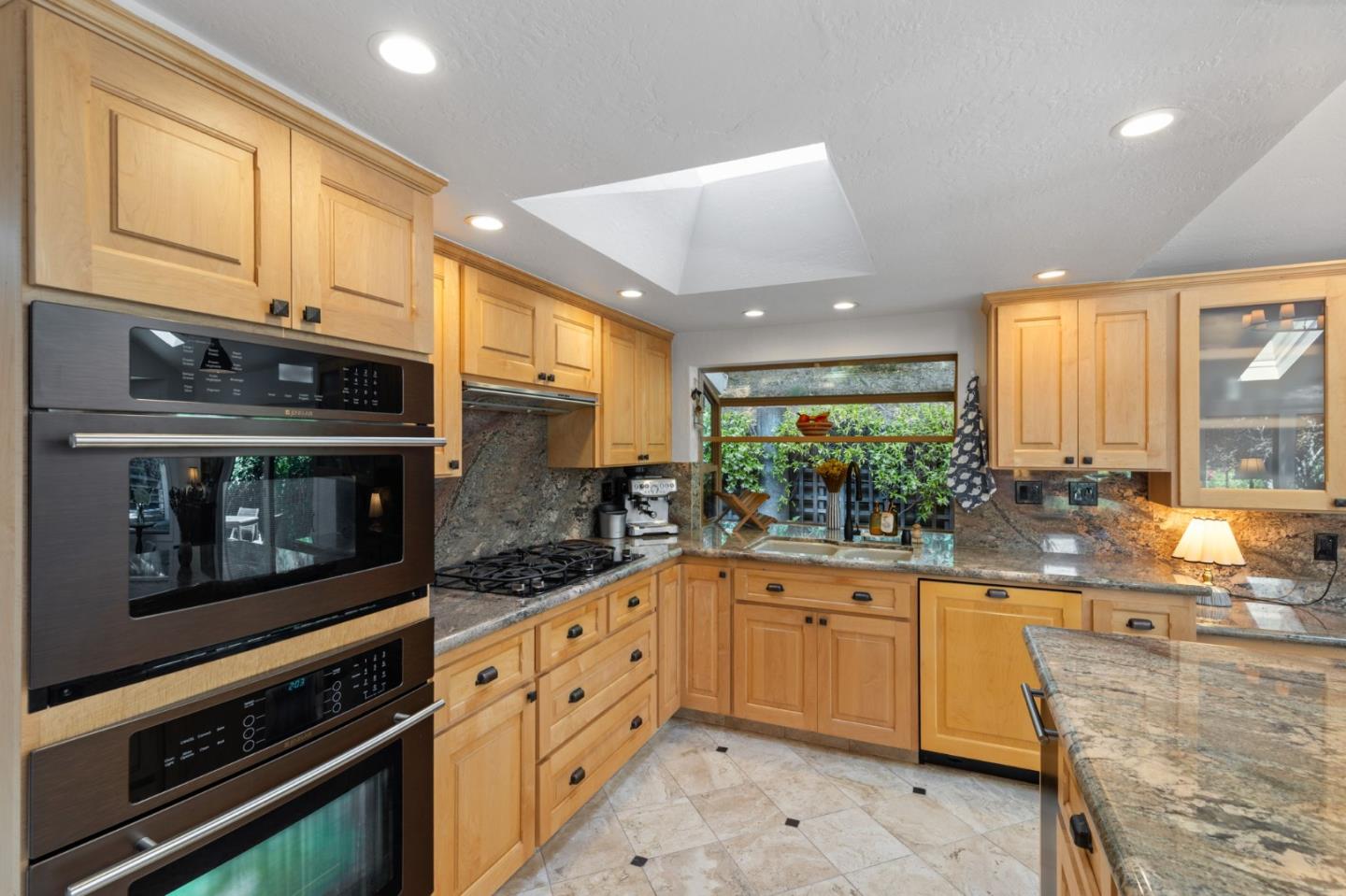 Detail Gallery Image 15 of 38 For 18051 Idylwild Rd, Los Gatos,  CA 95033 - 3 Beds | 2 Baths