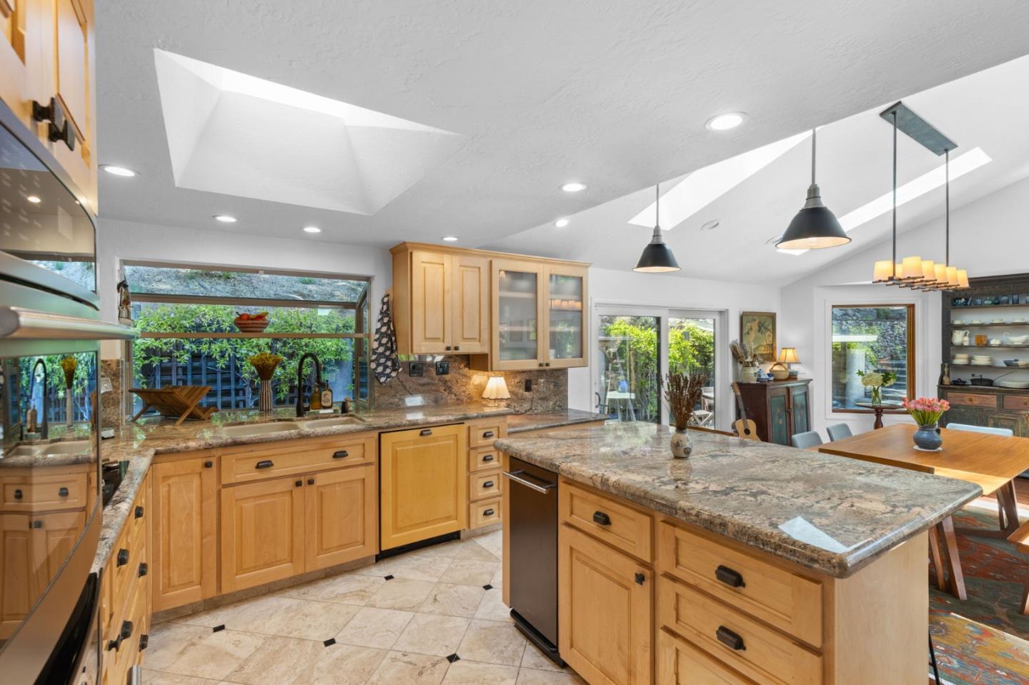 Detail Gallery Image 16 of 38 For 18051 Idylwild Rd, Los Gatos,  CA 95033 - 3 Beds | 2 Baths