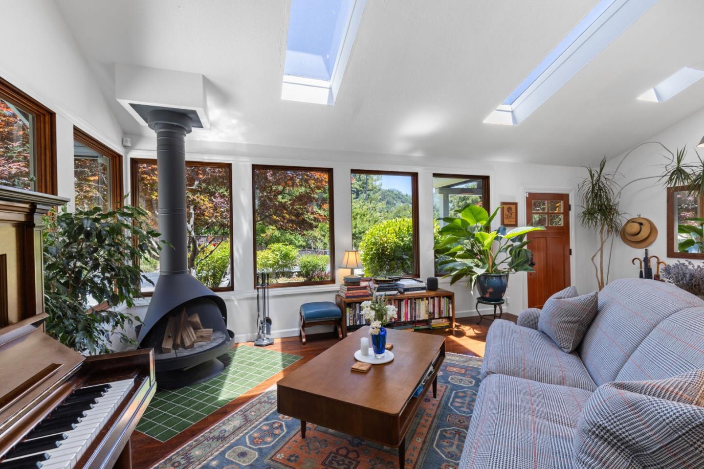 Detail Gallery Image 7 of 38 For 18051 Idylwild Rd, Los Gatos,  CA 95033 - 3 Beds | 2 Baths