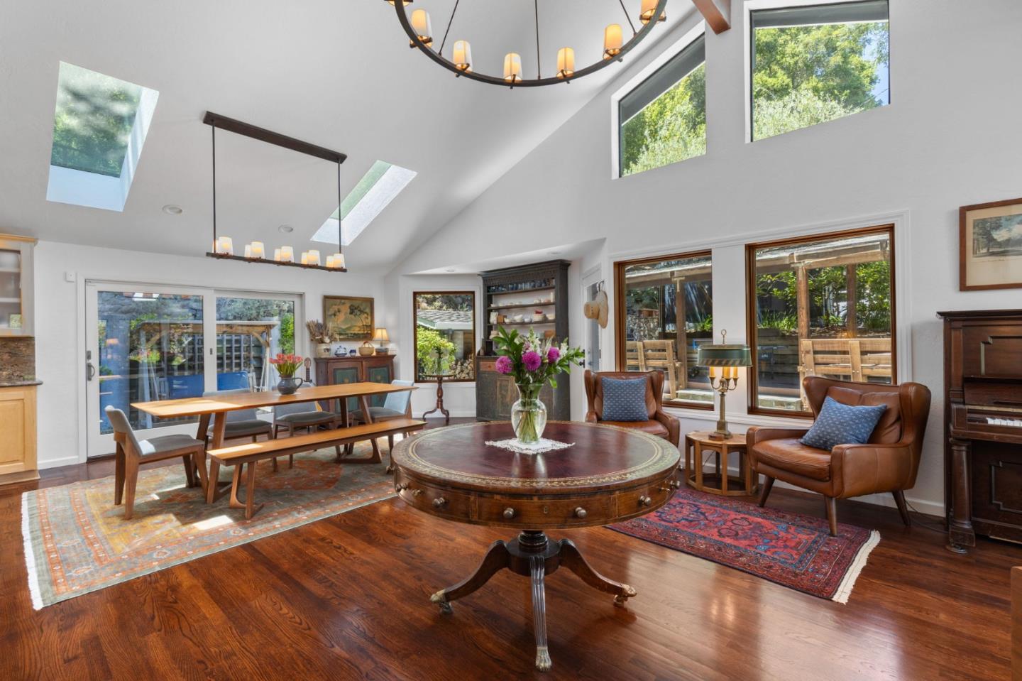 Detail Gallery Image 8 of 38 For 18051 Idylwild Rd, Los Gatos,  CA 95033 - 3 Beds | 2 Baths