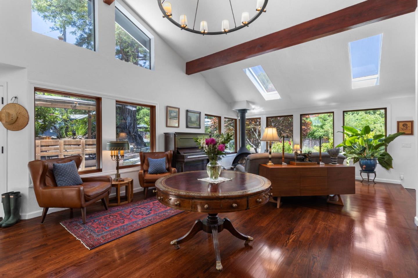 Detail Gallery Image 9 of 38 For 18051 Idylwild Rd, Los Gatos,  CA 95033 - 3 Beds | 2 Baths