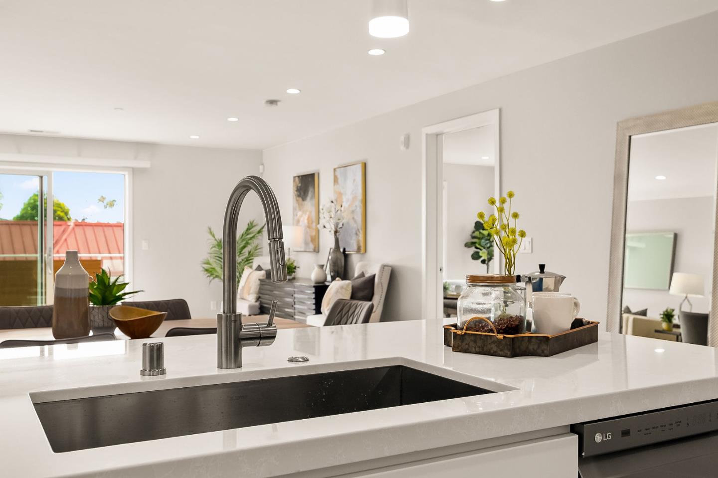 Detail Gallery Image 4 of 21 For 30 Hermosa Ave #201,  Millbrae,  CA 94030 - 2 Beds | 2 Baths