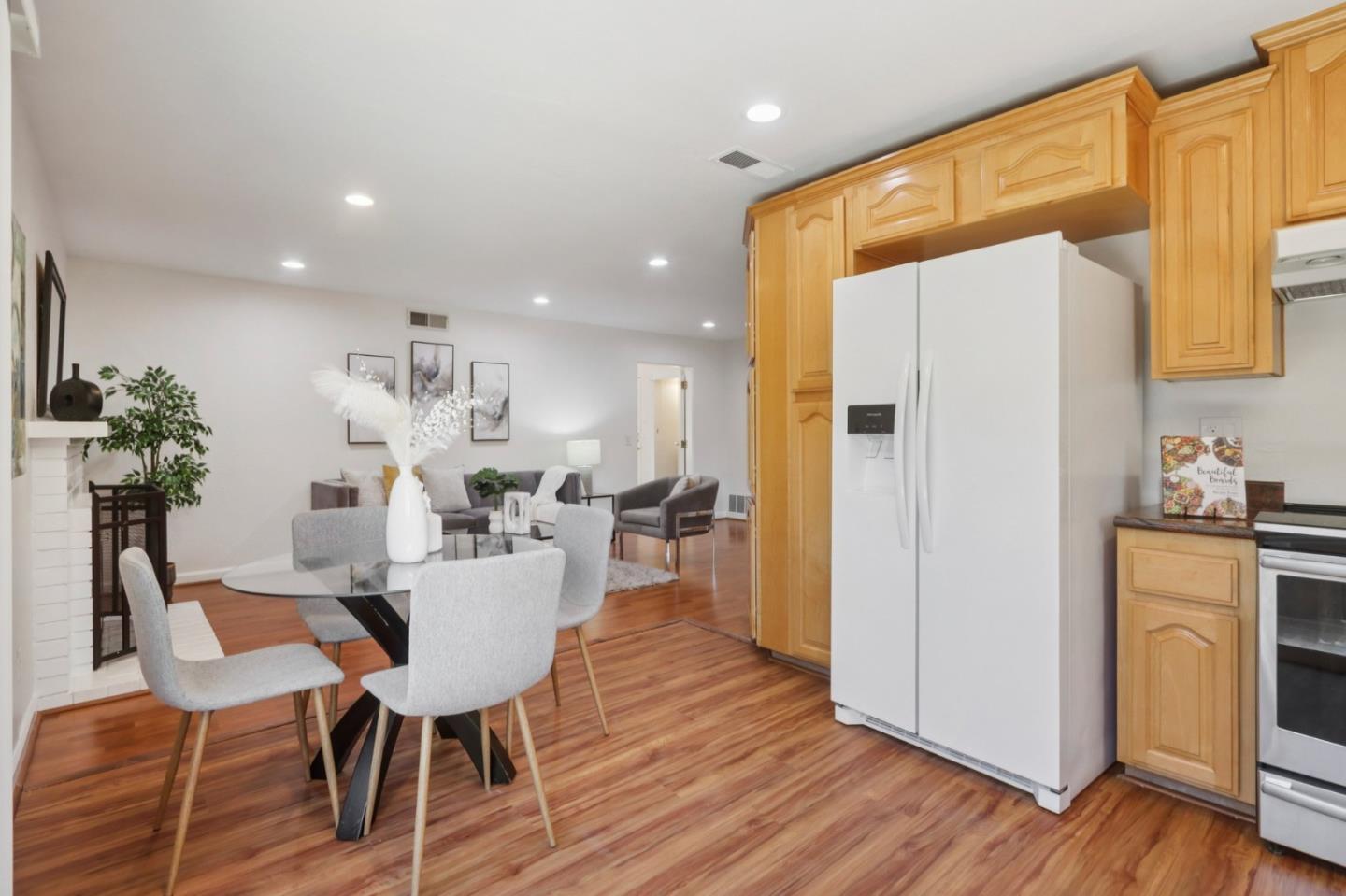 Detail Gallery Image 13 of 31 For 390 Bluefield Dr, San Jose,  CA 95136 - 4 Beds | 2 Baths