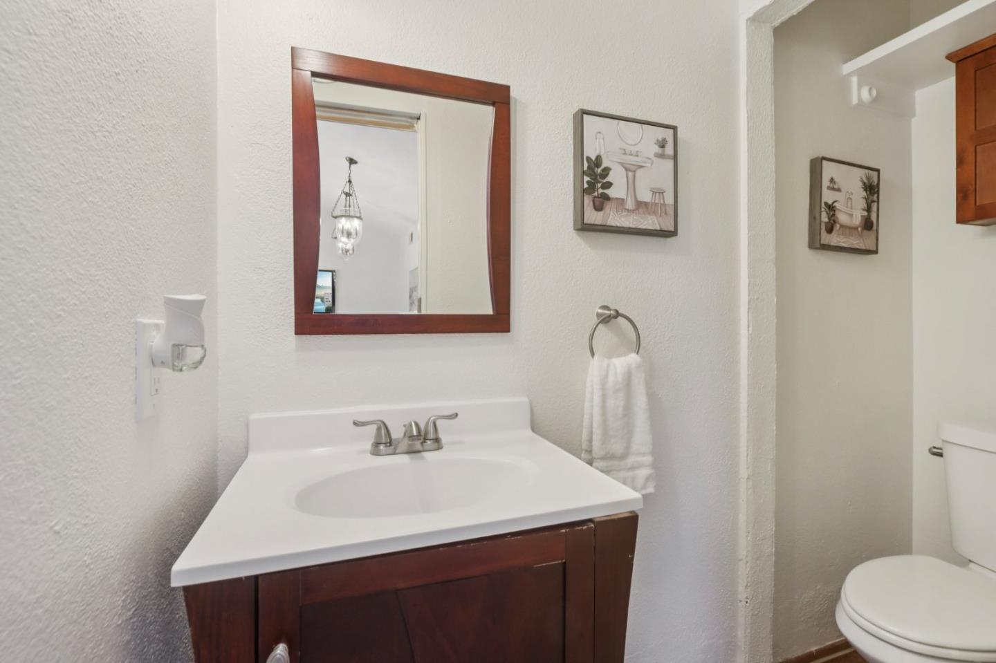 Detail Gallery Image 16 of 31 For 390 Bluefield Dr, San Jose,  CA 95136 - 4 Beds | 2 Baths