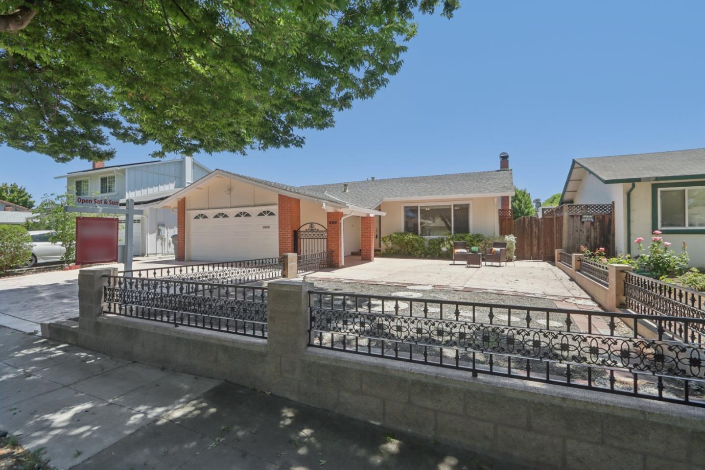 Detail Gallery Image 2 of 31 For 390 Bluefield Dr, San Jose,  CA 95136 - 4 Beds | 2 Baths