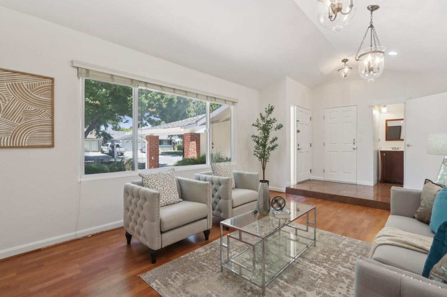 Detail Gallery Image 6 of 31 For 390 Bluefield Dr, San Jose,  CA 95136 - 4 Beds | 2 Baths