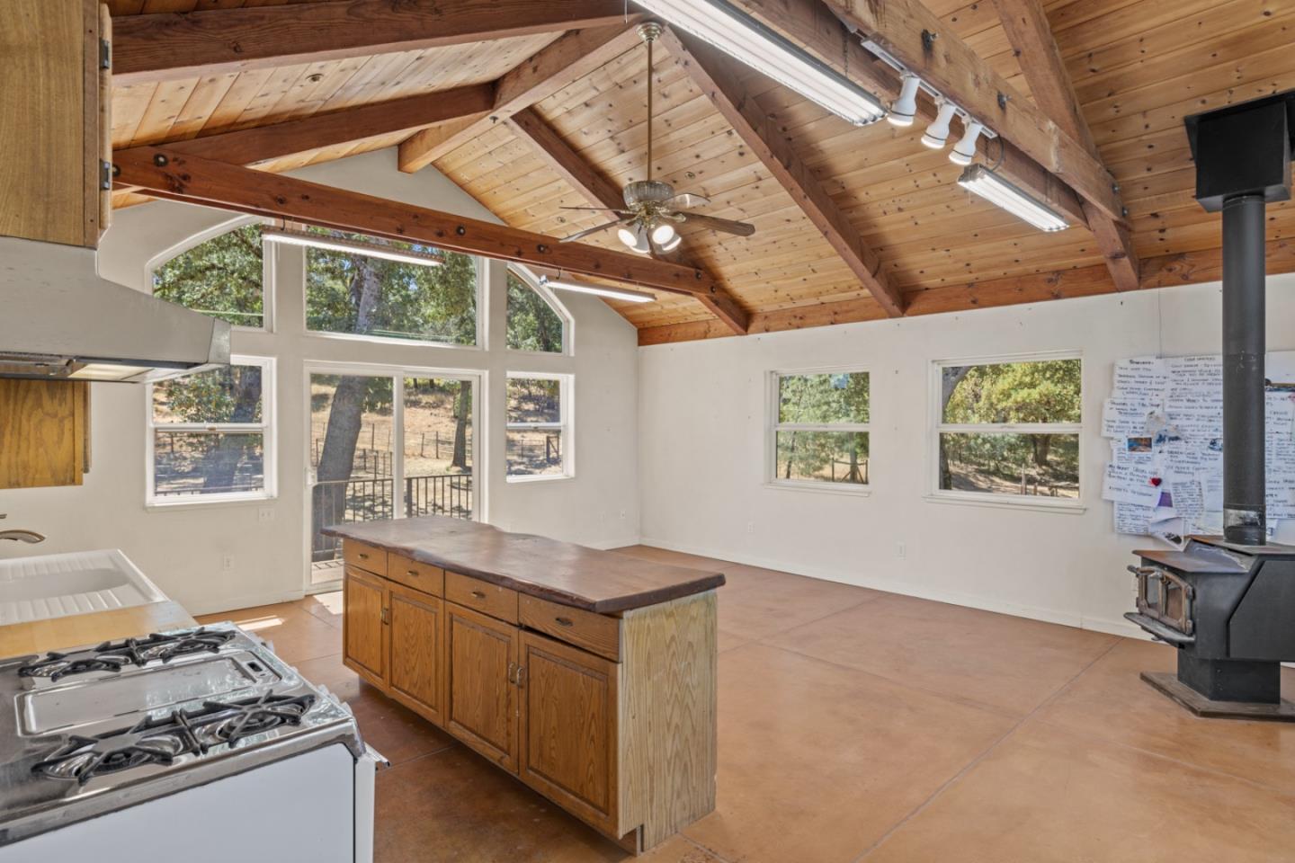 Detail Gallery Image 23 of 50 For 39537 Laurel Springs, Carmel Valley,  CA 93924 - 2 Beds | 3 Baths