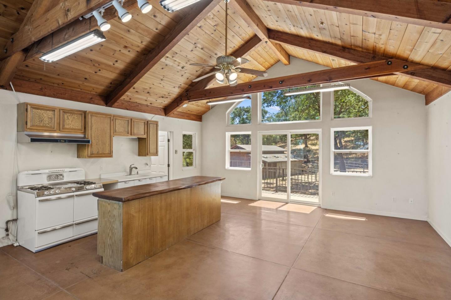 Detail Gallery Image 25 of 50 For 39537 Laurel Springs, Carmel Valley,  CA 93924 - 2 Beds | 3 Baths
