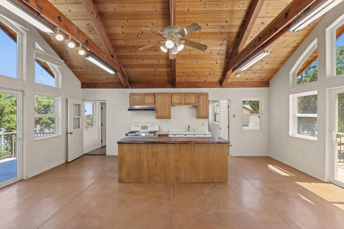 Detail Gallery Image 26 of 50 For 39537 Laurel Springs, Carmel Valley,  CA 93924 - 2 Beds | 3 Baths