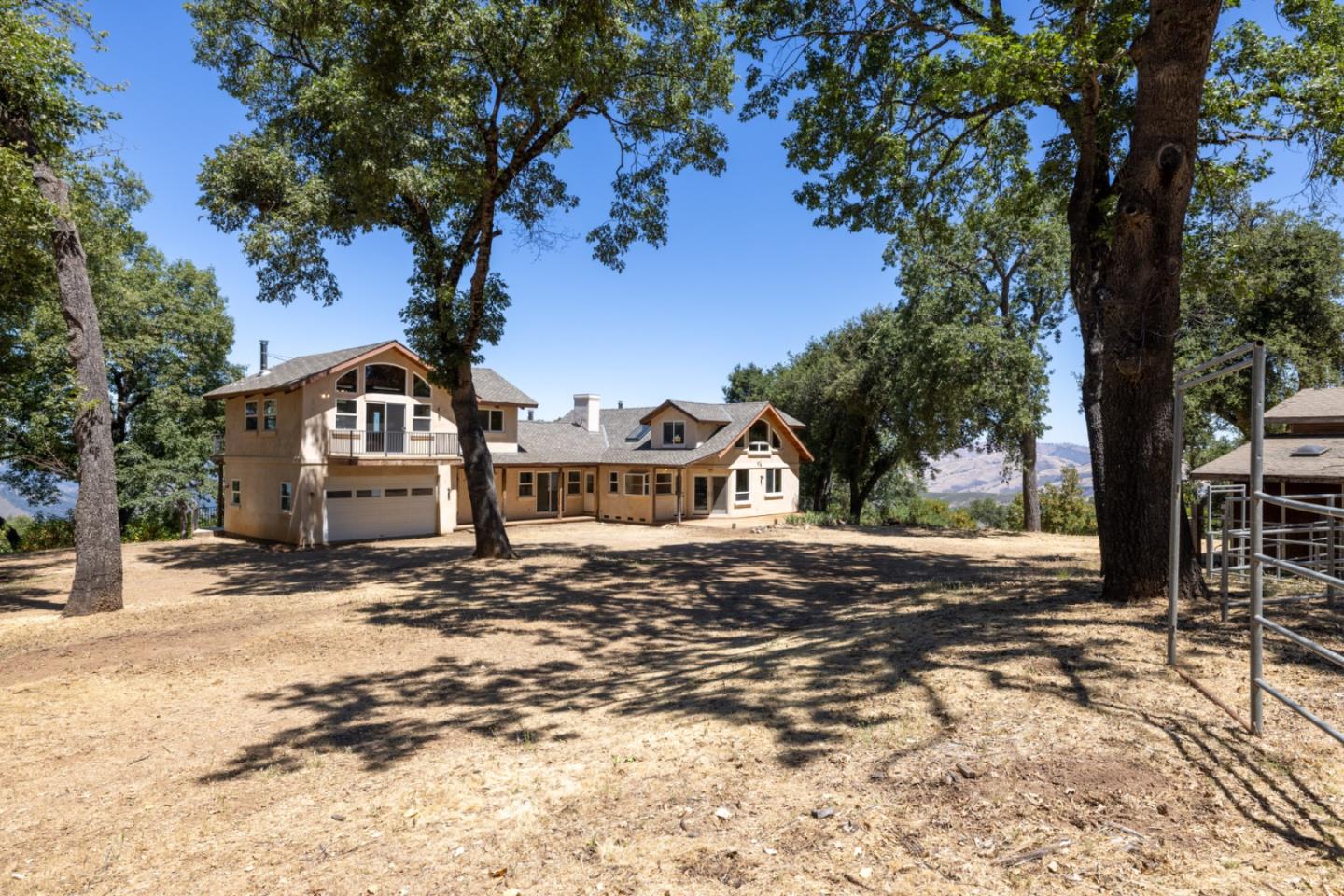 Detail Gallery Image 34 of 50 For 39537 Laurel Springs, Carmel Valley,  CA 93924 - 2 Beds | 3 Baths