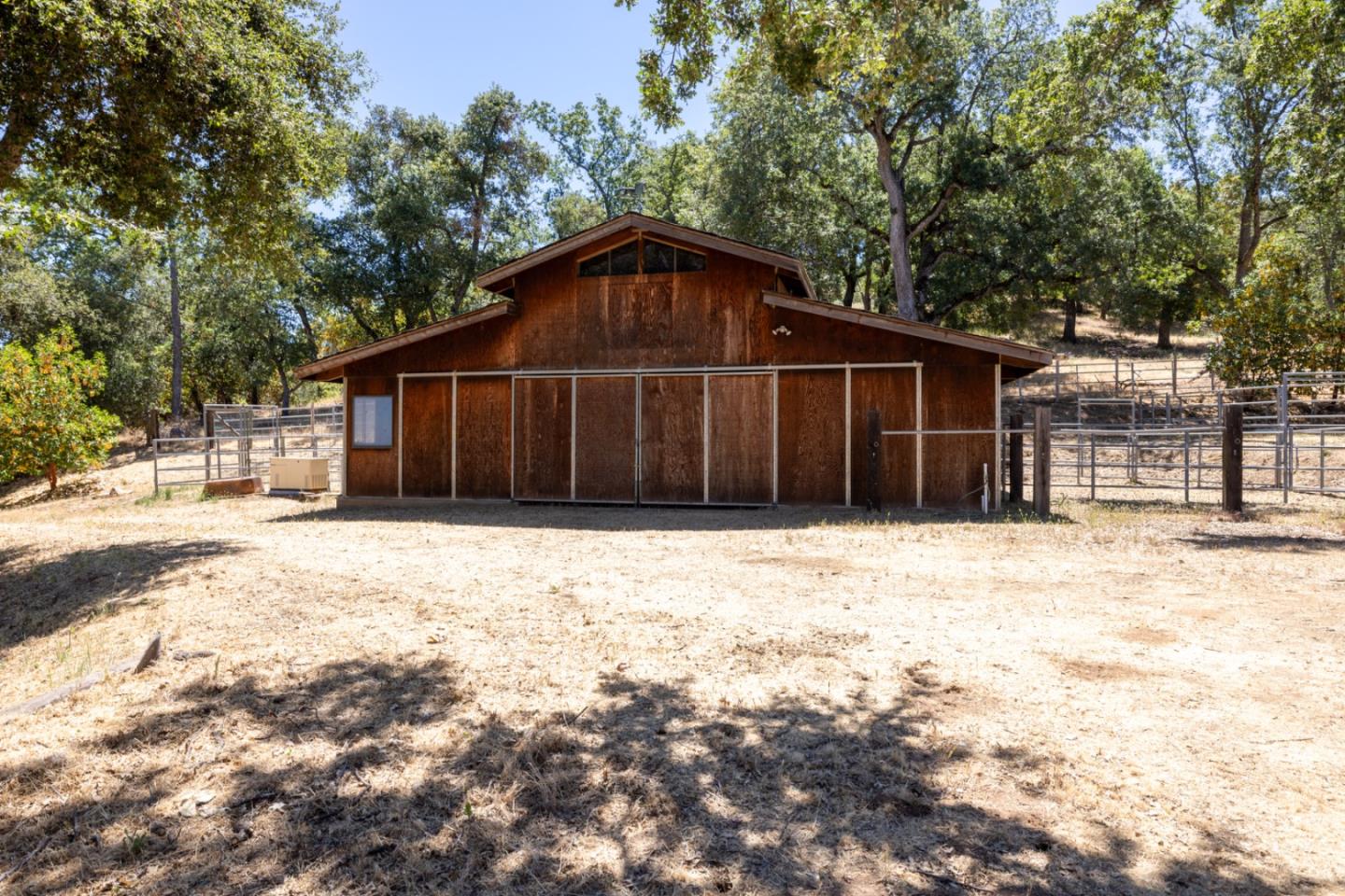 Detail Gallery Image 36 of 50 For 39537 Laurel Springs, Carmel Valley,  CA 93924 - 2 Beds | 3 Baths