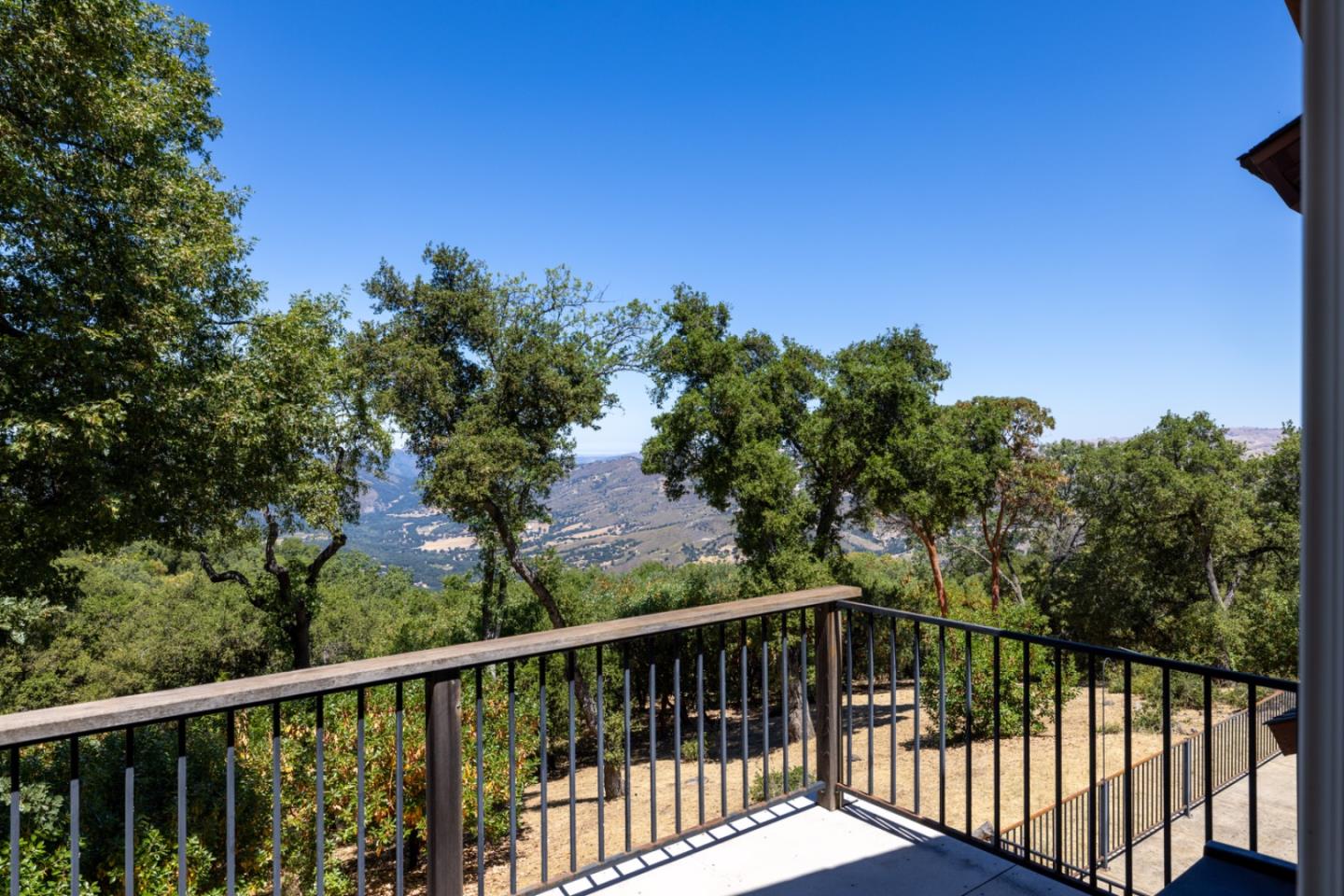 Detail Gallery Image 39 of 50 For 39537 Laurel Springs, Carmel Valley,  CA 93924 - 2 Beds | 3 Baths