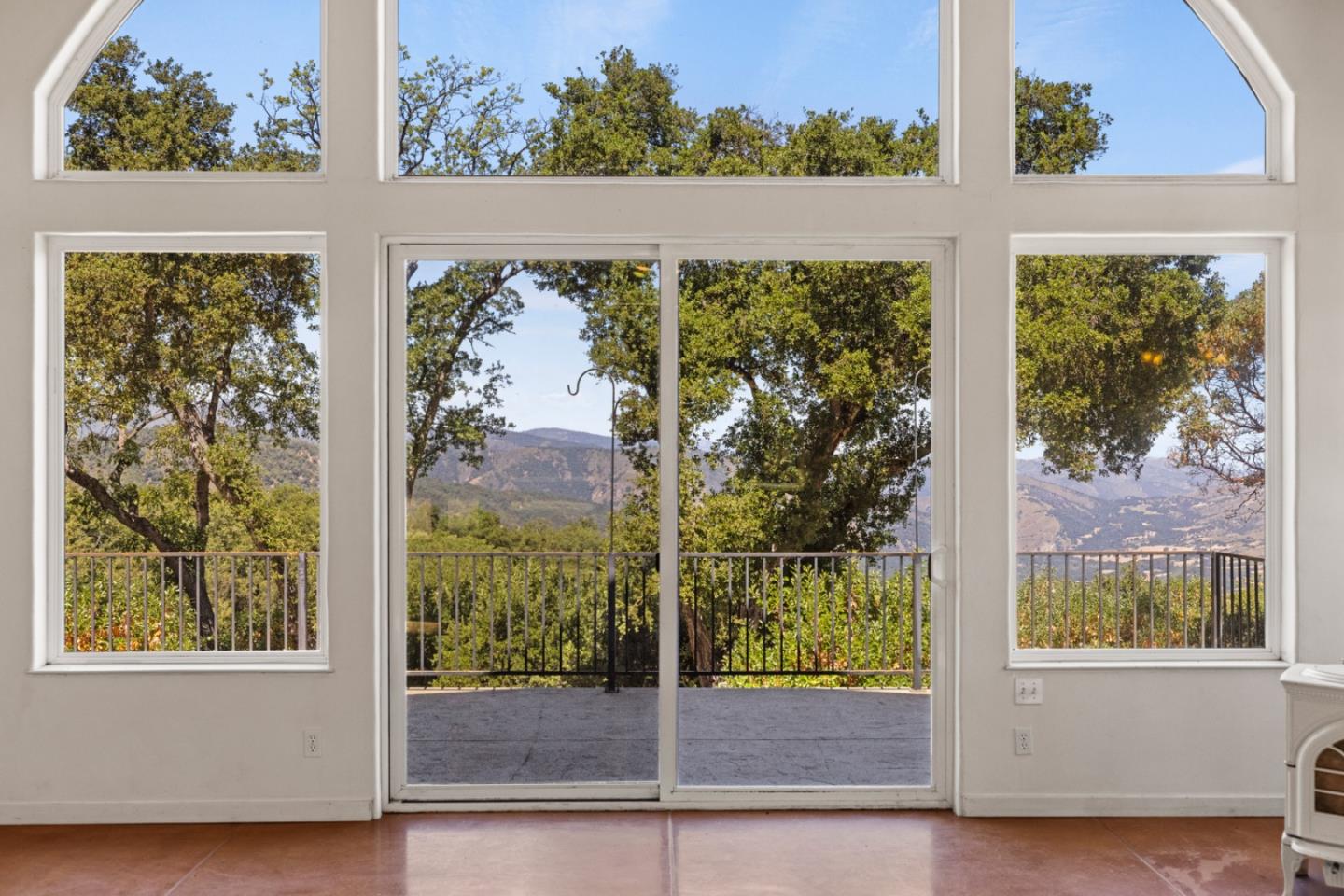 Detail Gallery Image 7 of 50 For 39537 Laurel Springs, Carmel Valley,  CA 93924 - 2 Beds | 3 Baths