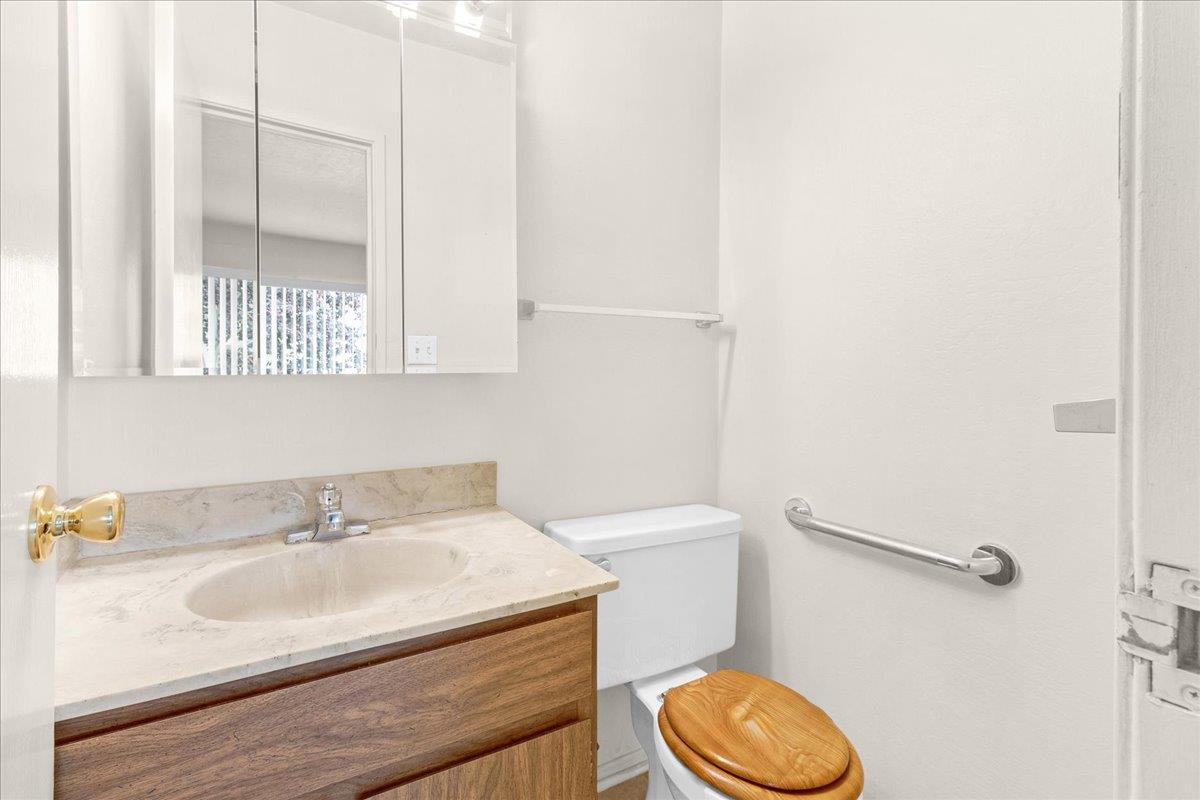 Detail Gallery Image 13 of 26 For 3137 Seacrest Ave #17,  Marina,  CA 93933 - 3 Beds | 1/2 Baths
