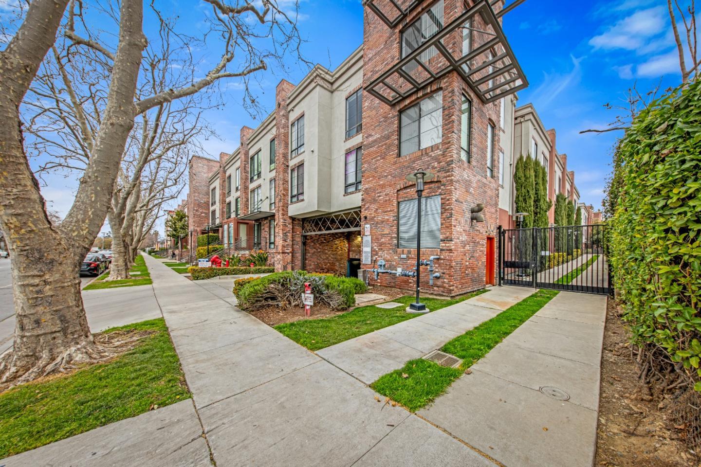Detail Gallery Image 2 of 30 For 1060 S 3rd St #233,  San Jose,  CA 95112 - 1 Beds | 1 Baths