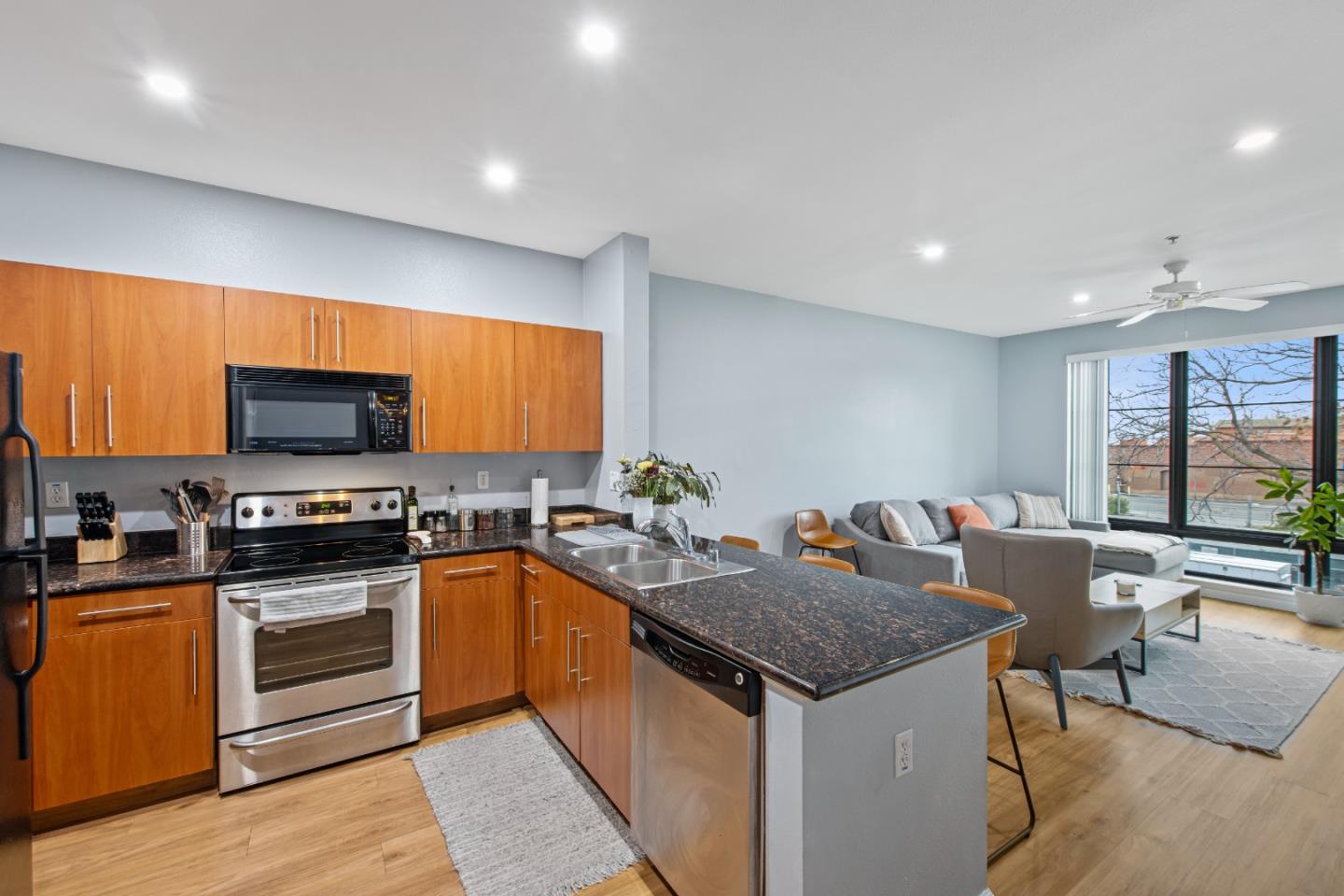 Detail Gallery Image 8 of 30 For 1060 S 3rd St #233,  San Jose,  CA 95112 - 1 Beds | 1 Baths