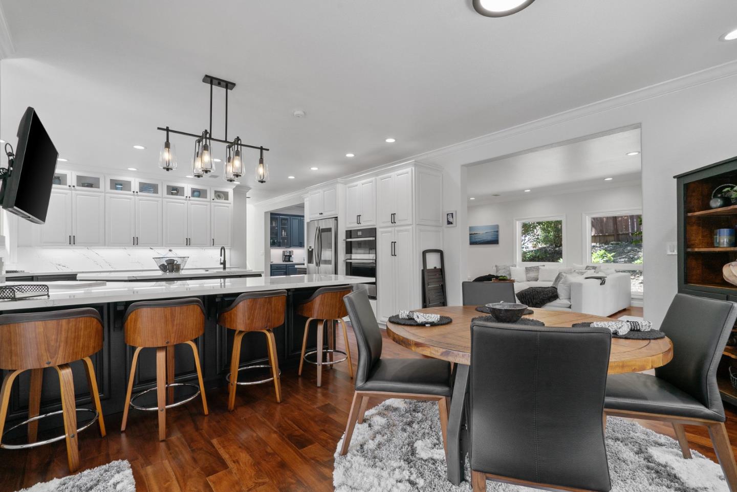 Detail Gallery Image 11 of 117 For 29 Kite Hill Rd, Santa Cruz,  CA 95060 - 3 Beds | 2/1 Baths