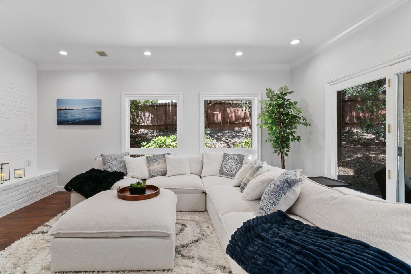 Detail Gallery Image 13 of 117 For 29 Kite Hill Rd, Santa Cruz,  CA 95060 - 3 Beds | 2/1 Baths