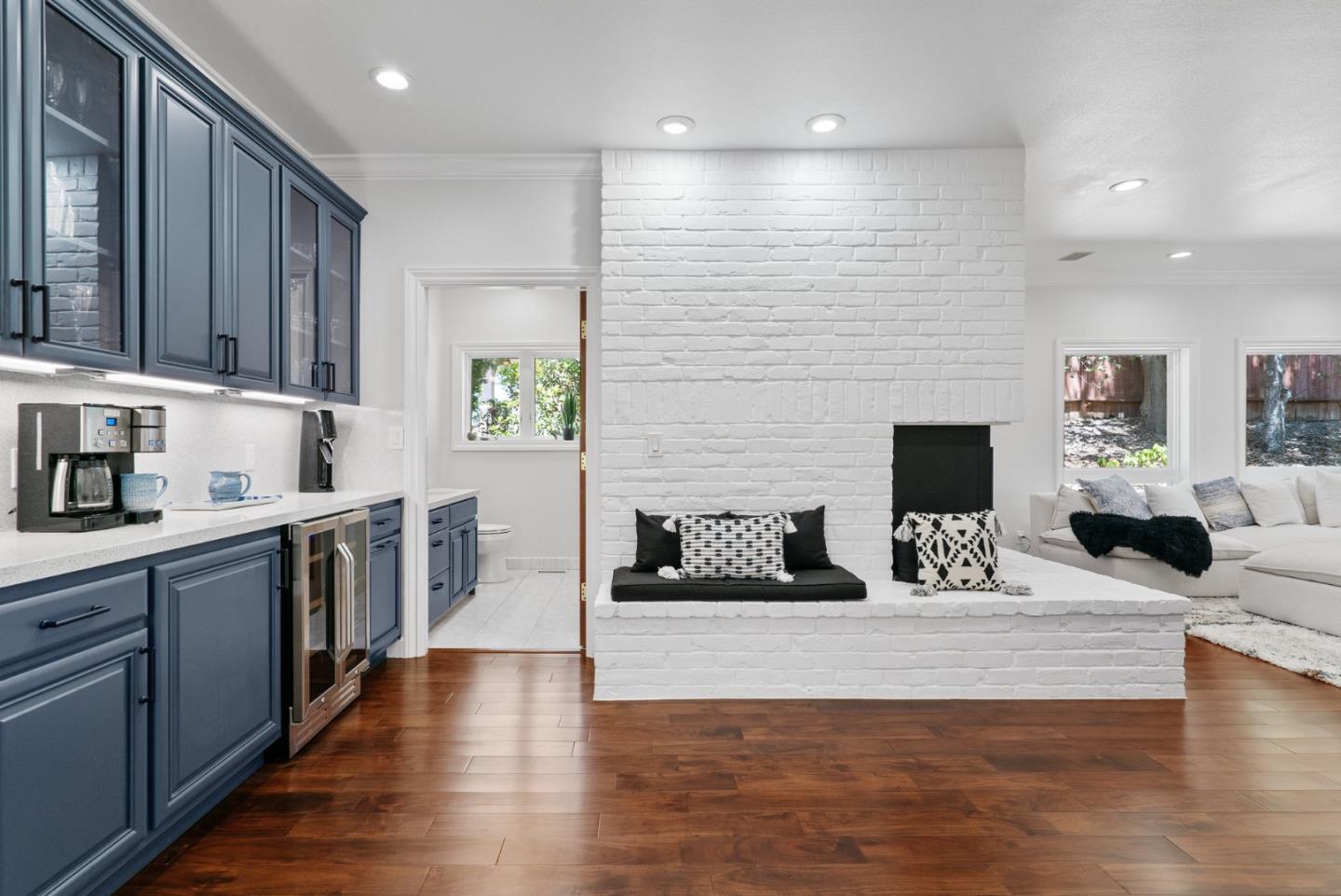 Detail Gallery Image 16 of 117 For 29 Kite Hill Rd, Santa Cruz,  CA 95060 - 3 Beds | 2/1 Baths