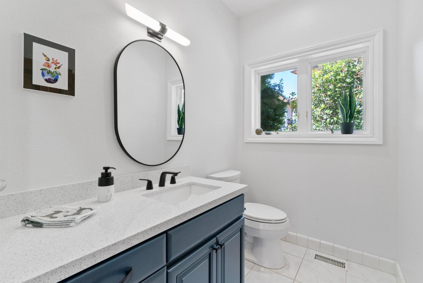Detail Gallery Image 17 of 117 For 29 Kite Hill Rd, Santa Cruz,  CA 95060 - 3 Beds | 2/1 Baths
