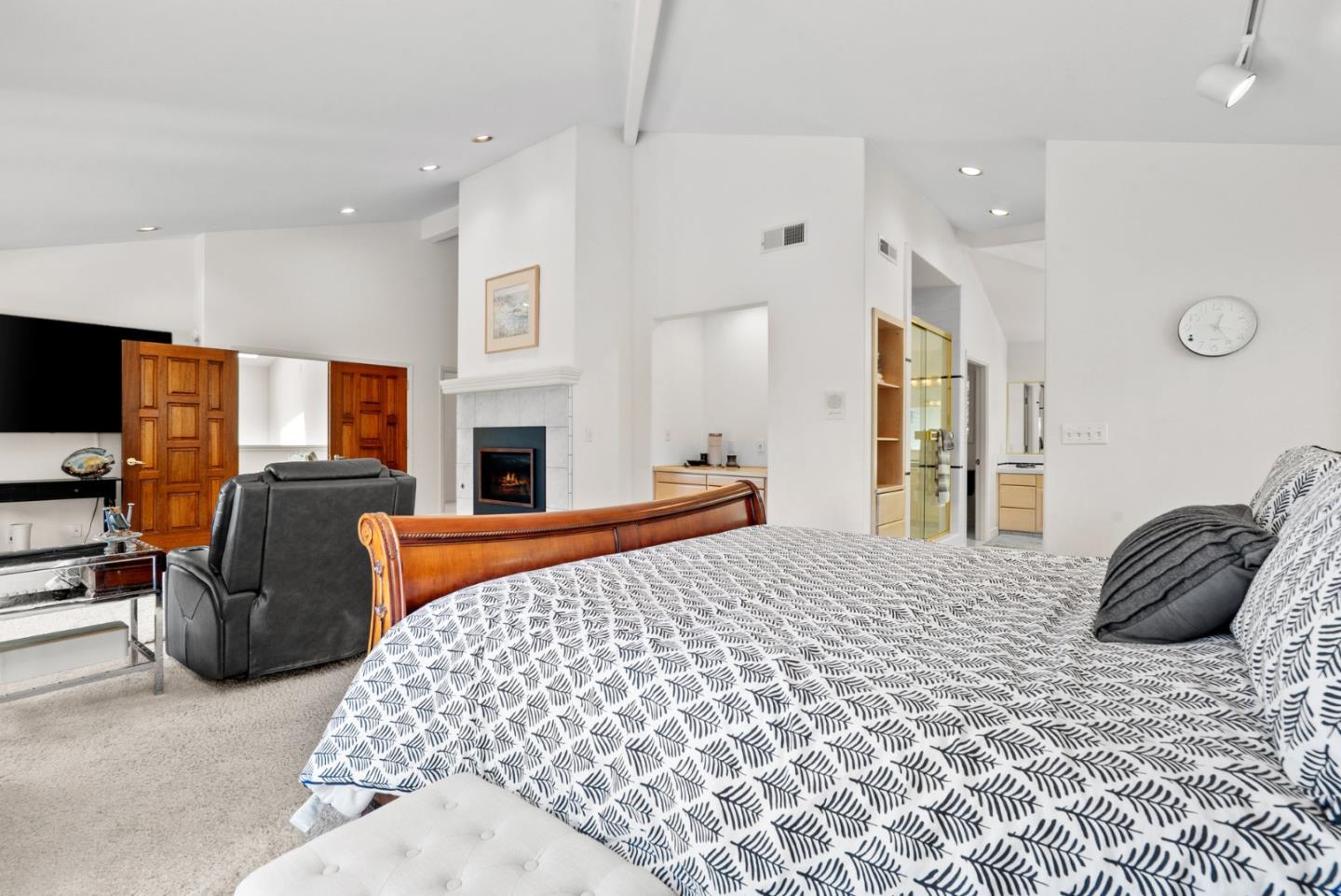 Detail Gallery Image 32 of 117 For 29 Kite Hill Rd, Santa Cruz,  CA 95060 - 3 Beds | 2/1 Baths