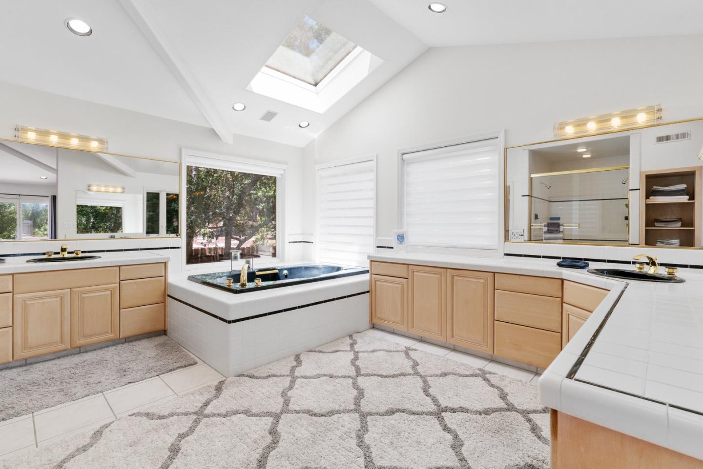 Detail Gallery Image 33 of 117 For 29 Kite Hill Rd, Santa Cruz,  CA 95060 - 3 Beds | 2/1 Baths