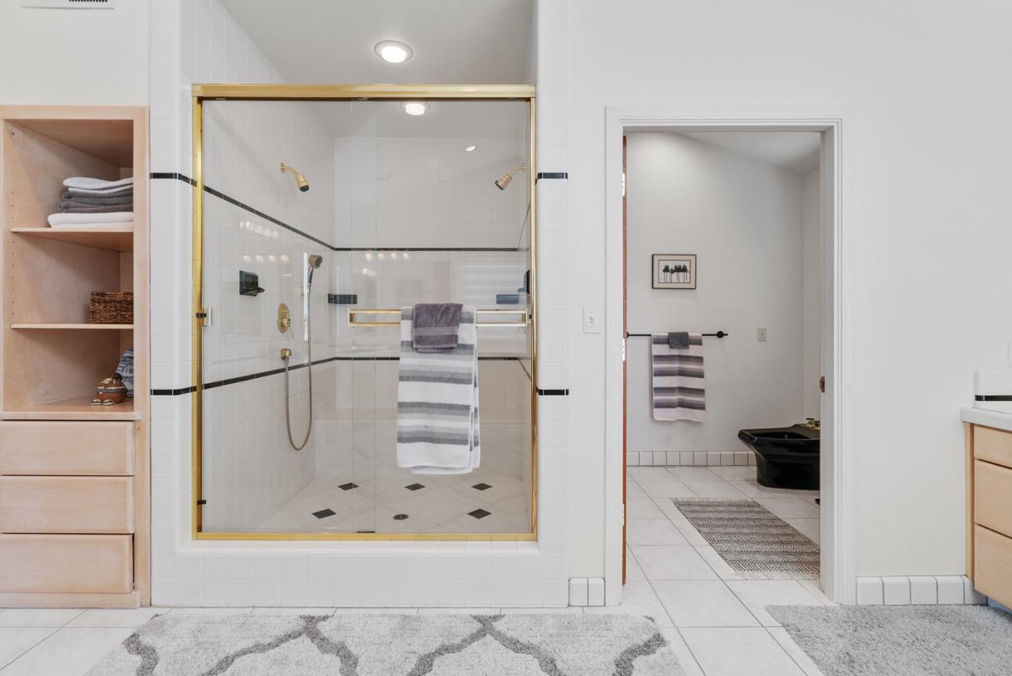 Detail Gallery Image 34 of 117 For 29 Kite Hill Rd, Santa Cruz,  CA 95060 - 3 Beds | 2/1 Baths