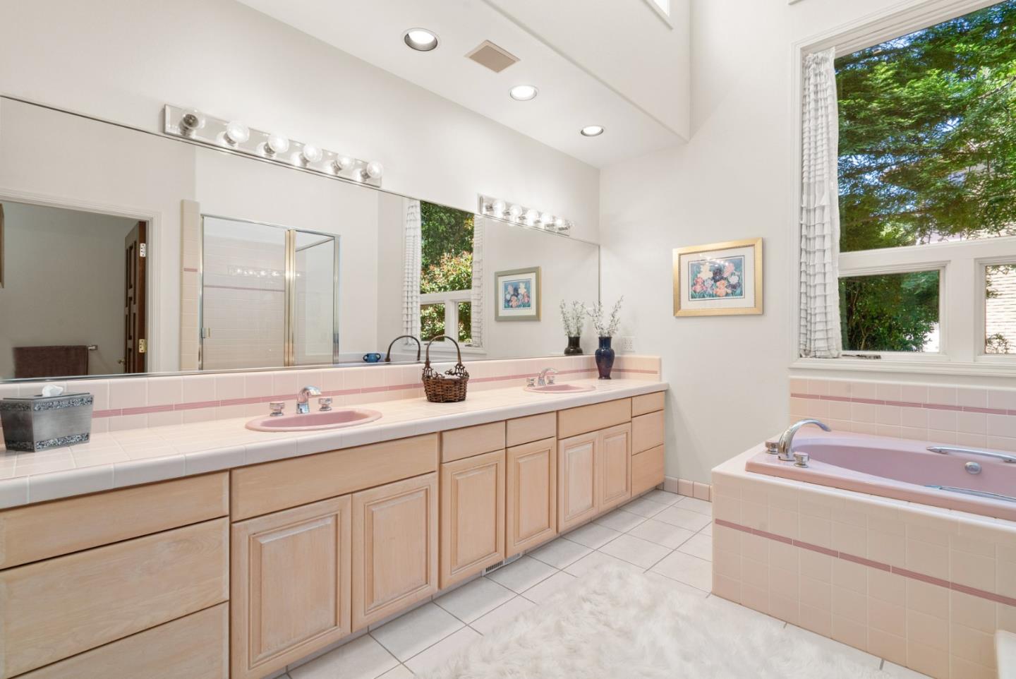 Detail Gallery Image 38 of 117 For 29 Kite Hill Rd, Santa Cruz,  CA 95060 - 3 Beds | 2/1 Baths