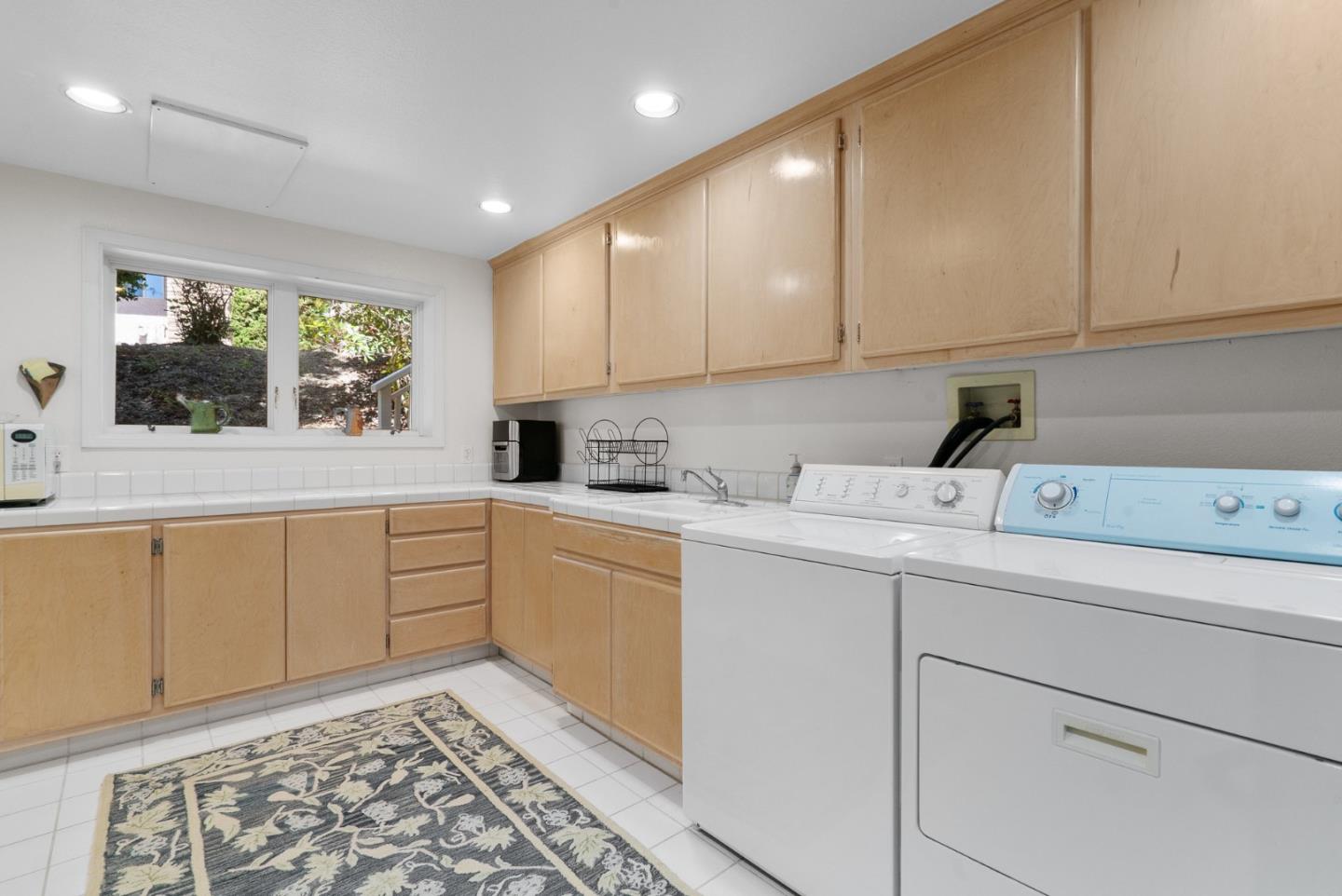 Detail Gallery Image 40 of 117 For 29 Kite Hill Rd, Santa Cruz,  CA 95060 - 3 Beds | 2/1 Baths